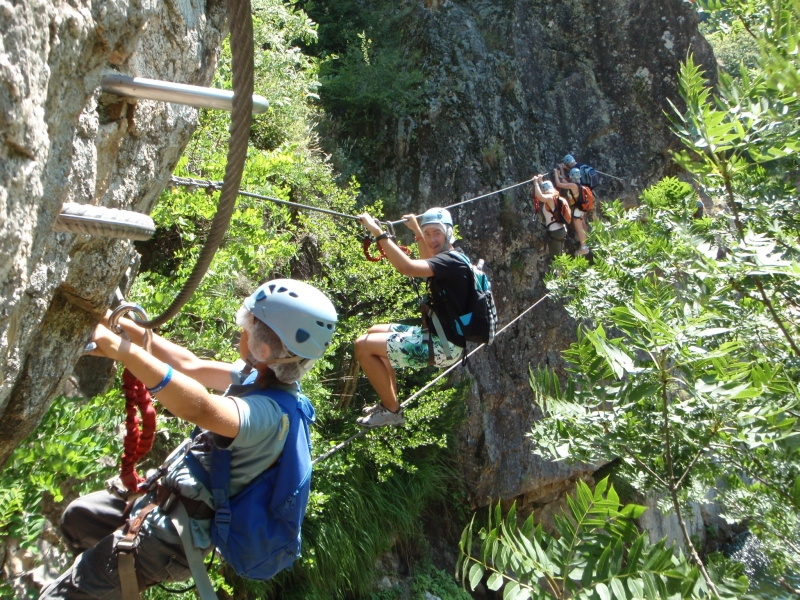 Village Camps International Summer Camp Ard&egrave;che, France 2019-07-26 https://www.villagecamps.com/journals_admin/images/18-34-Wire traverse!.jpg